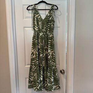 Lush Green and White Leaf-Print Midi Dress